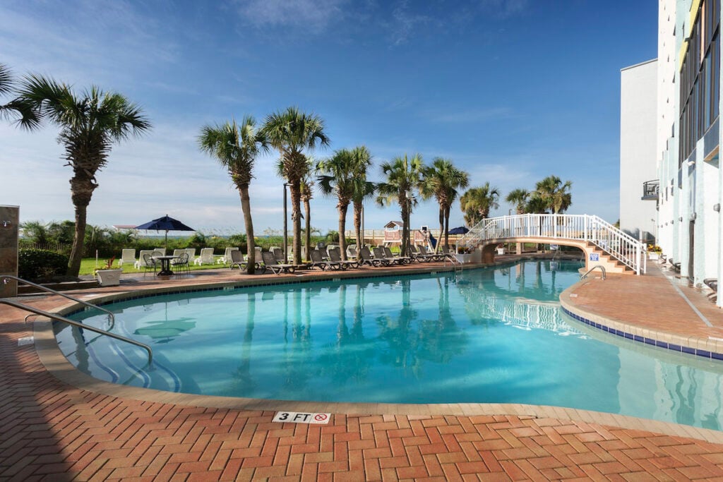 Monterey Bay Suites - Outdoor Pool